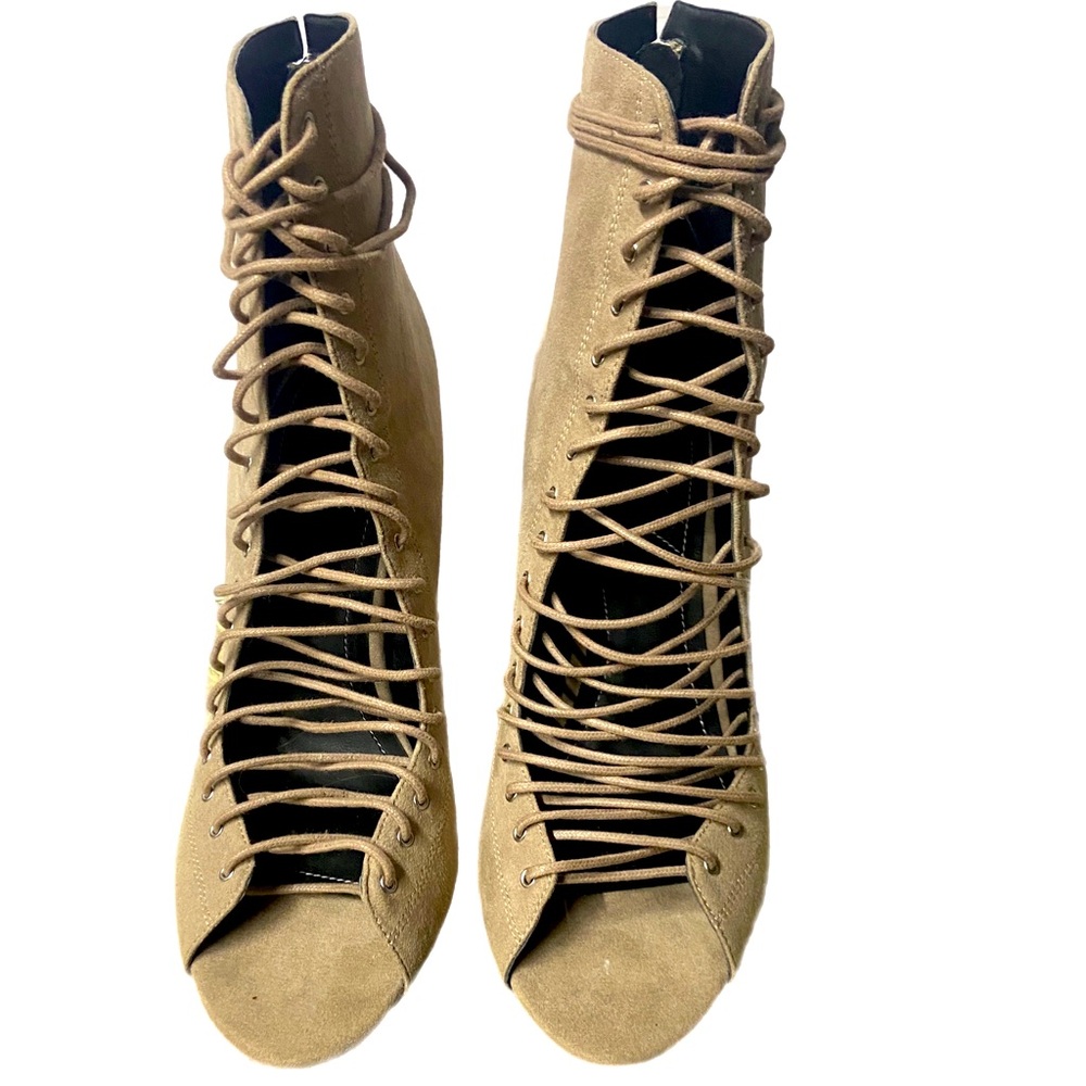 KENDALL & KYLIE Woman Lace up boots heels